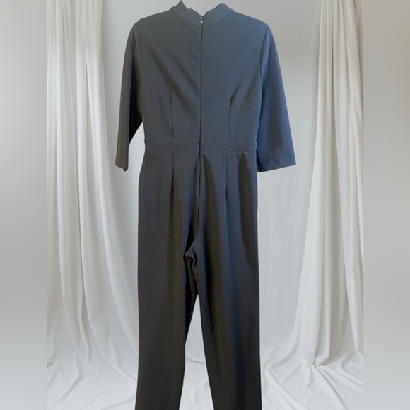 Donna Morgan Sleek Short Sleeve Navy Blue Jumpsuit Size 8 - Picture 3 of 5
